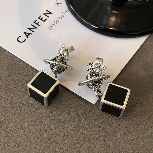CANFEN小香风立体黑色星球耳环女