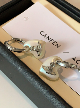 西太家白色爱心耳环2026新款爆款高级感圈圈耳扣心形耳坠土星耳饰