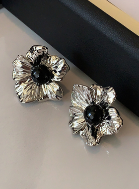 银色肌理感金属花朵耳饰2025新款爆款高级感耳钉中性黑色玛瑙耳环