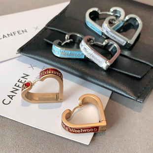 西太家字母爱心耳环2025新款高级感耳扣轻奢金属心形耳圈朋克耳饰