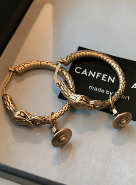 古铜色小蛇耳环2025新款爆款耳环西太后土星耳坠轻奢高级感耳饰女