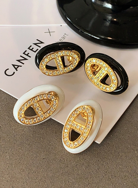 黑色珐琅猪鼻子耳环2025新款爆款高级感耳钉女轻奢满钻小香风耳饰