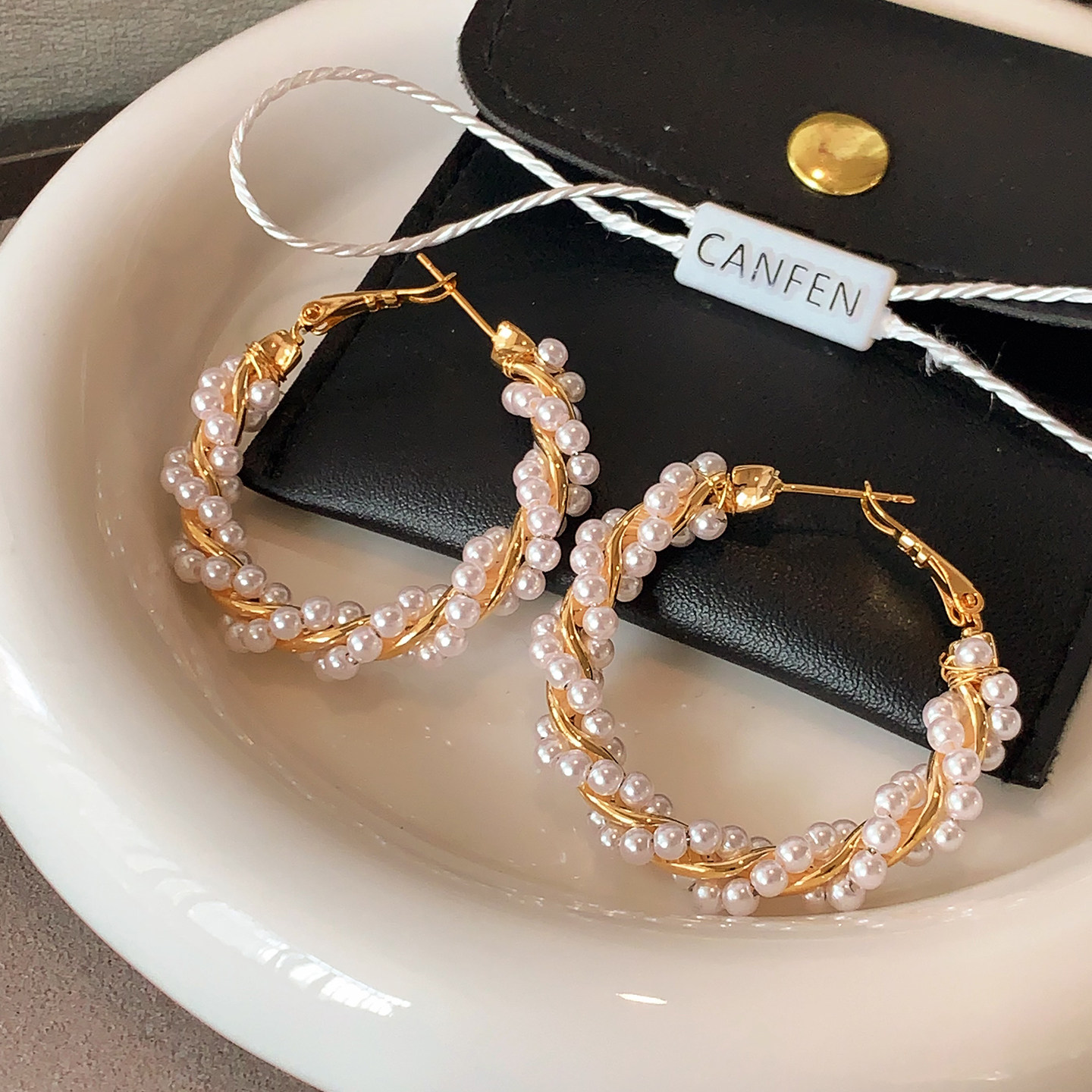 圆圈珍珠大耳环2025新款爆款高级感耳圈欧美气质轻奢缠绕麻花耳饰