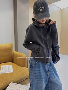 短款连帽拉链卫衣外套女2026年新款春季长袖立体裁剪显瘦气质上衣