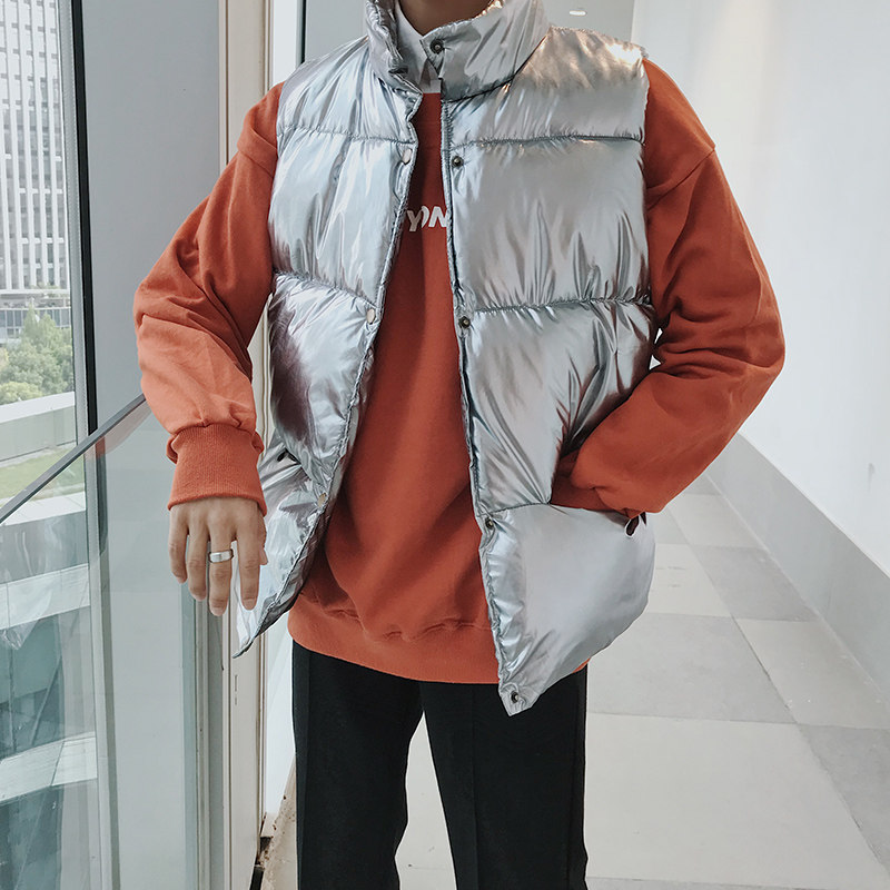 港风羽绒棉马甲男女冬季加厚情侣款亮面马夹背心模特5MJ8108图片
