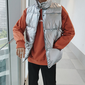 港风羽绒棉马甲男女冬季加厚情侣款亮面马夹背心模特5MJ8108图片
