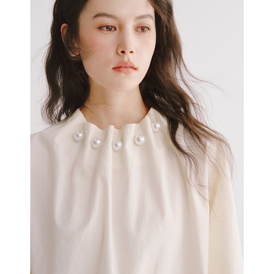 Next Weekend 「露珠」宽松褶皱立领罩衫灯笼袖珍珠小衫