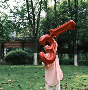 32英寸宝石红色铝膜数字气球珠光色闺蜜女孩生日布置氛围感拍照