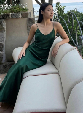 JIRANDESIGN墨绿色真丝吊带连衣裙女高端气质瘦桑蚕丝长裙礼服裙