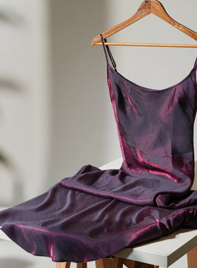 吉然JIRANDESIGN月下藤-真丝桑蚕丝高端超长吊带裙度假拍照斜裁裙