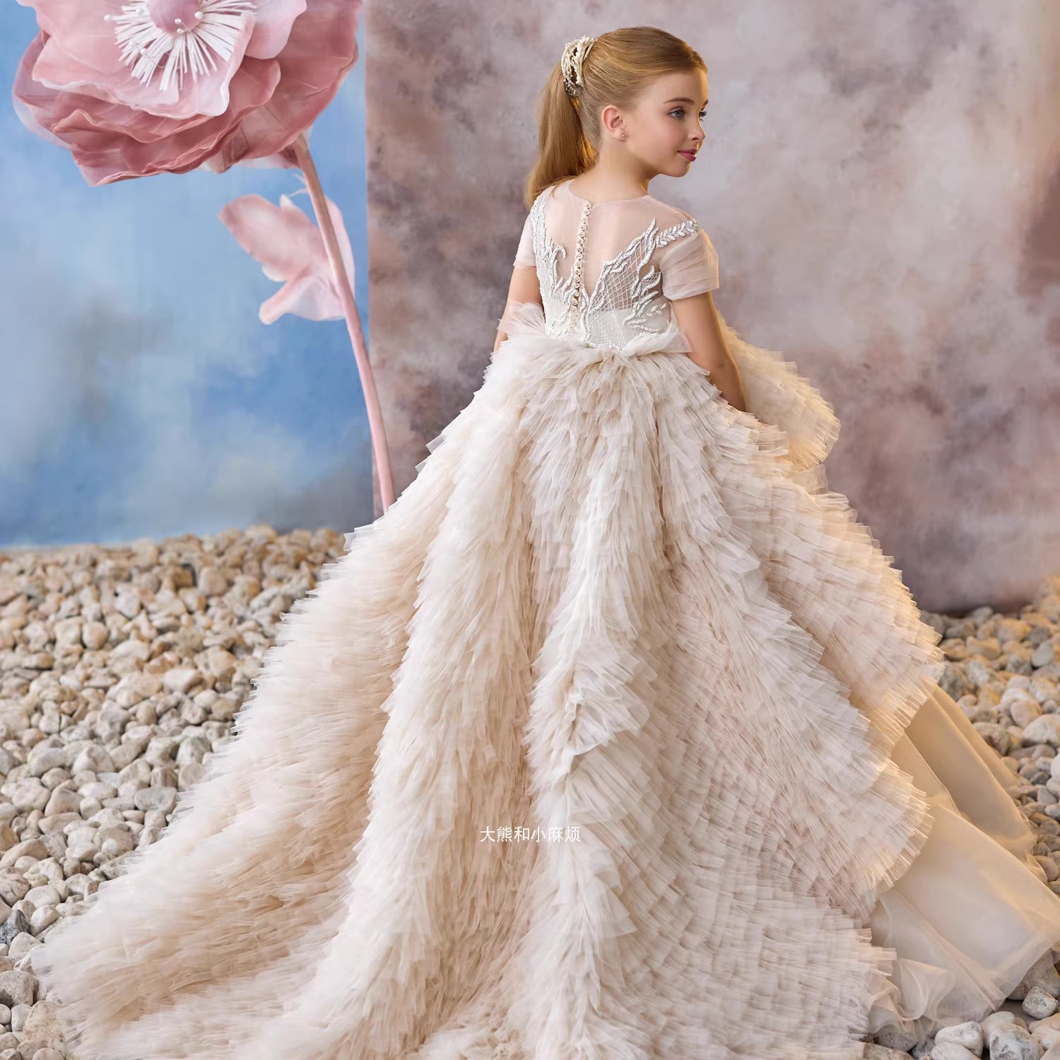 大熊家 乌克兰设计师手工定制礼服薄纱碎钻花朵刺绣拖尾亲子礼服