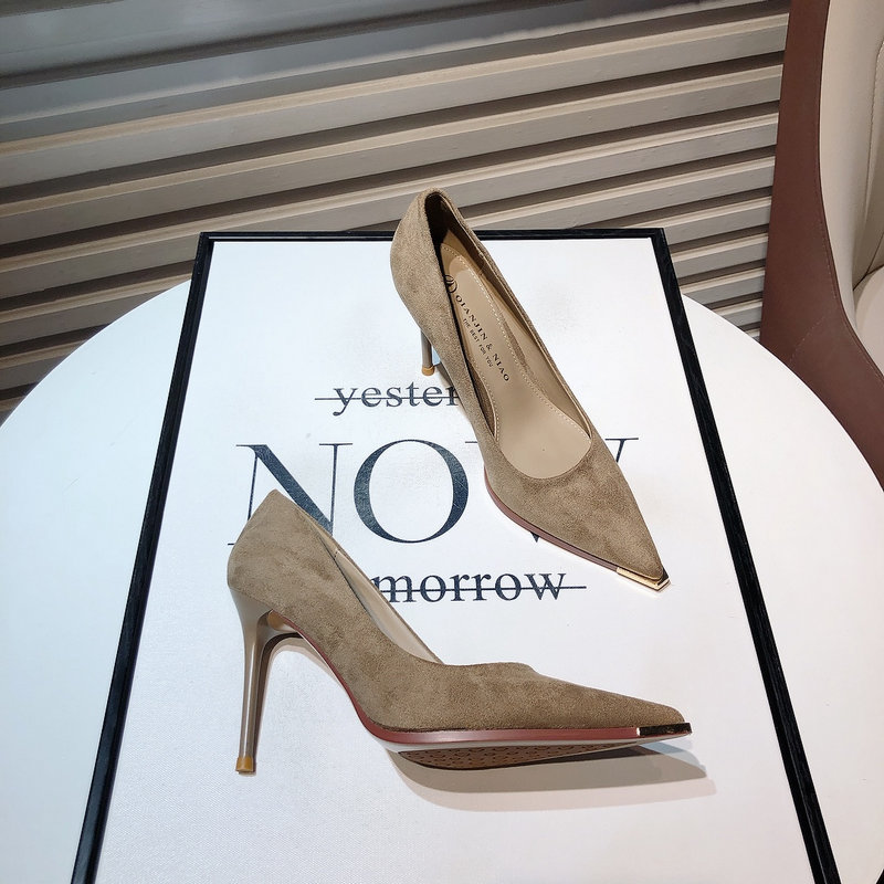 卡其色高跟鞋女2025新款细跟气质名媛绒面浅口尖头单鞋通勤工作鞋