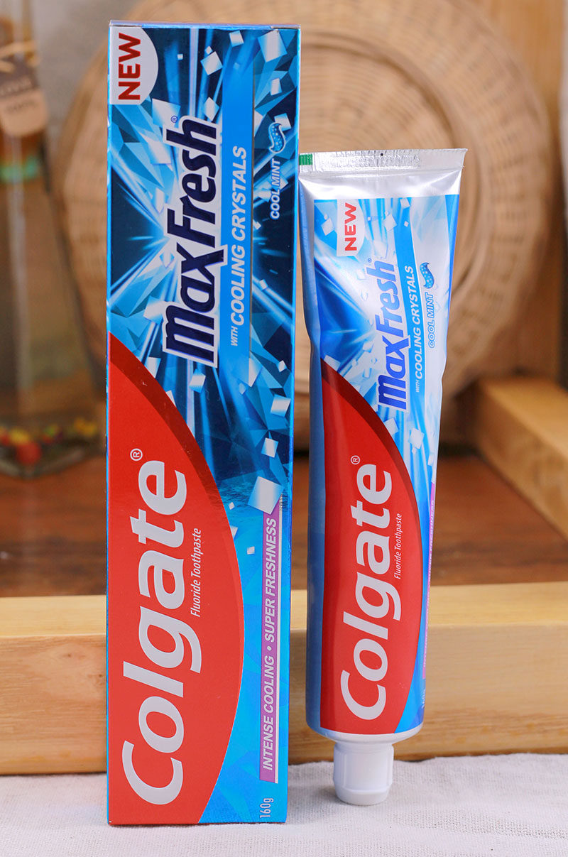 港版进口colgate高露洁牙膏160g冰片冰爽珠子清口气洁白预防蛀牙