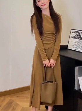 2025年早秋新款韩系时尚轻奢高级感独特绝美黄色针织衫半身裙套装