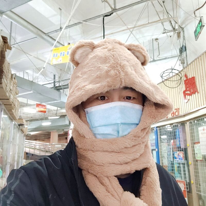 外贸小棕熊卡通公仔毛绒玩具可爱的漂亮女生冬天连体帽子手套礼物