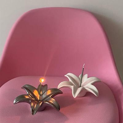 Shinymomo新品创意可爱百合花陶瓷香插摆件ins风新年博主香薰收纳