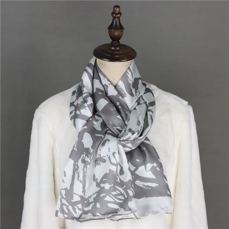 手工卷边个性时尚印花素绉缎长巾