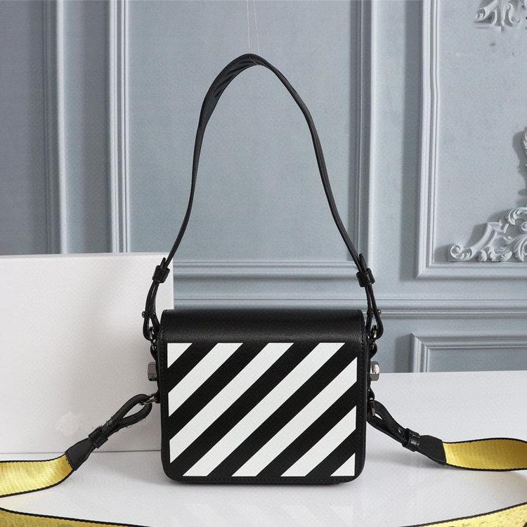 新款女包夹子条纹单肩斜跨包十字纹牛皮真皮小方包包