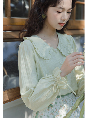 绿色木耳边娃娃领长袖衬衫女2023春季新款法式小个子甜美洋气上衣