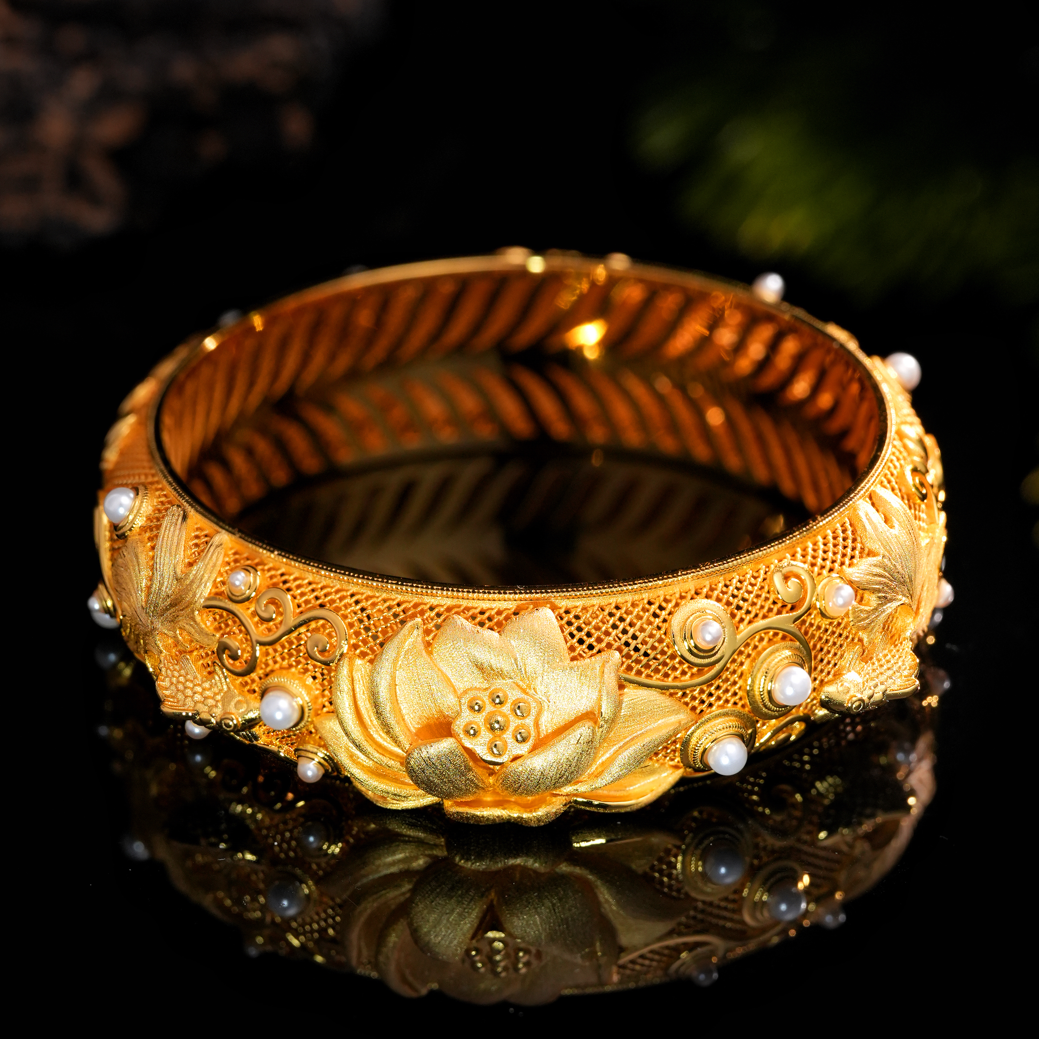 《连年有余》金色荷花锦鲤手镯