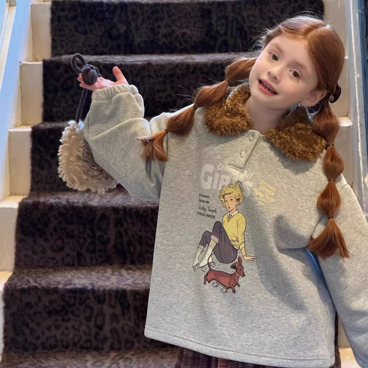 韩系女童秋冬加绒后背英文卫衣