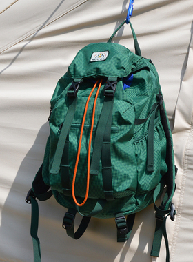 口嘎小众设计短途旅行登山双肩包多功能防水电脑包女绿色抽绳格纹