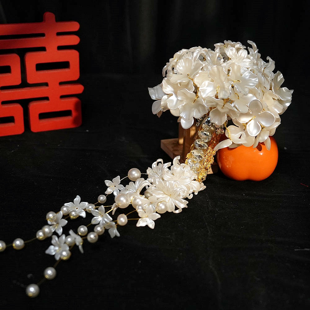 珍珠玉兰花手捧花新娘结婚团扇礼物婚礼新婚秀禾闺蜜高级中式权杖