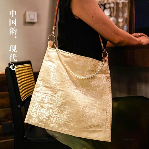 新中式多功能单肩包国风托特时尚包女新款设计大容量通勤链条单肩