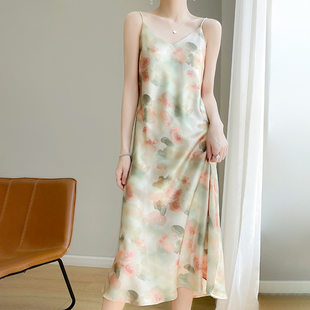 法式 显瘦V领印花A字长裙 高端醋酸仿真丝缎面吊带连衣裙女碎花夏季