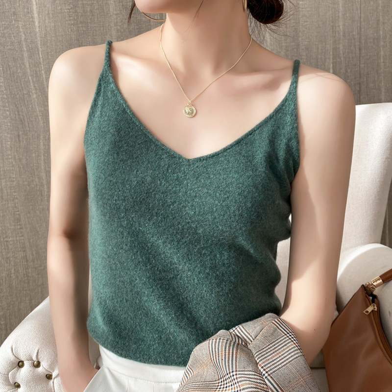 春秋女士吊带纯色内搭V领羊毛针织背心贴身内搭柔软舒适宽松百搭,女装/女士精品,背心吊带,淘宝优惠券,粉丝福利购,淘宝优惠卷