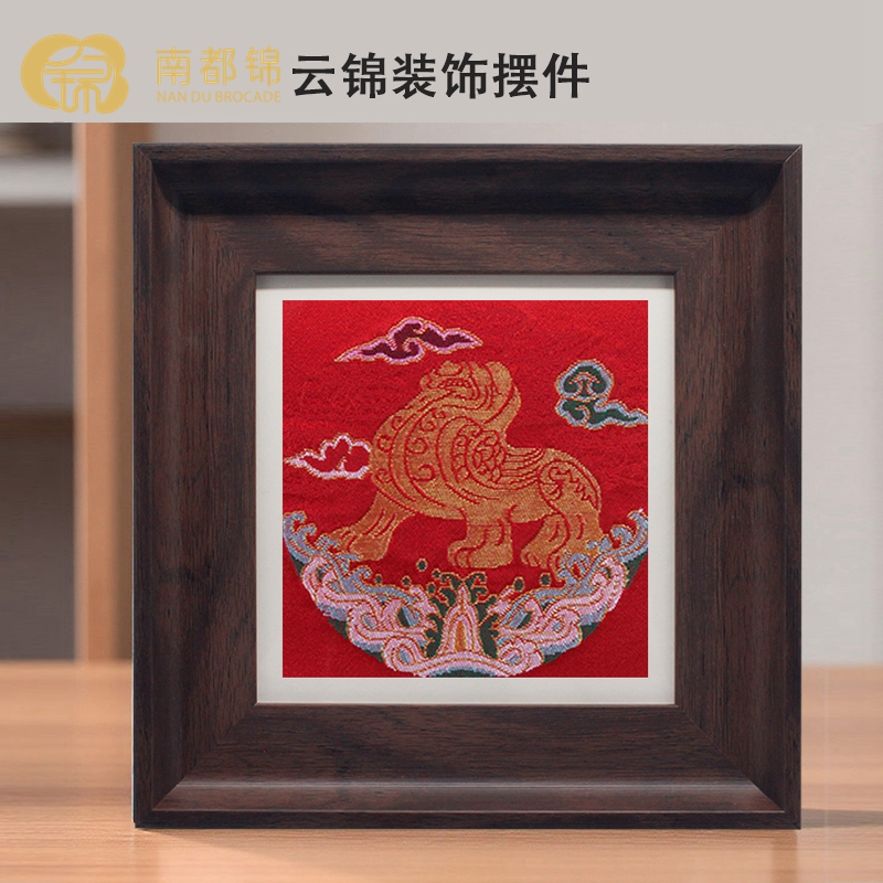 家居装饰云锦摆件 办公桌装饰礼品 复古刺绣工艺木质画框摆台图片