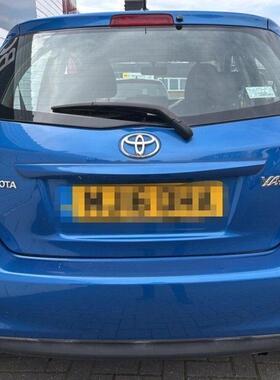 适用Toyota Yaris后雨刮片汽车水拨刮雨器胶条后窗雨刷片摇臂总成