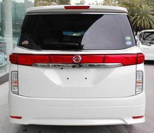 右軚elgrand 君爵雨刷片汽车无骨刮雨器水拨胶条后窗雨刮摇臂总成