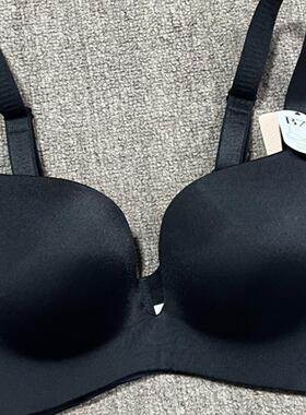衣恋旗下EBLIN黑色S65一片式舒适无痕聚拢上托文胸ECBR989N31
