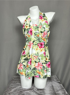 衣恋旗下EBLIN 鲜艳印花沙滩温泉保守女性连体泳衣ECAR824051