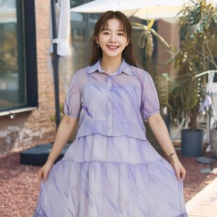 辣妈起义轻奢大码女装春夏时尚套装胖mm渐变紫吊带裙搭上衣两件套