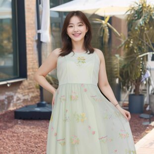 大码女装2026春夏减龄显瘦胖mm淑女新款小清新网纱刺绣吊带连衣裙