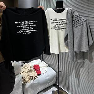 德绒字母印花高级感长袖T恤女秋冬2024新款u领宽松独特超好看上衣