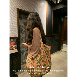 LittleChicThings原创卡其花卉撞色波点斜挎包大容量百搭单肩包包