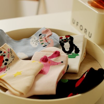 米吉诺拉无骨春秋季款卡通个性设计袜子少女学院风甜美纯棉中筒袜