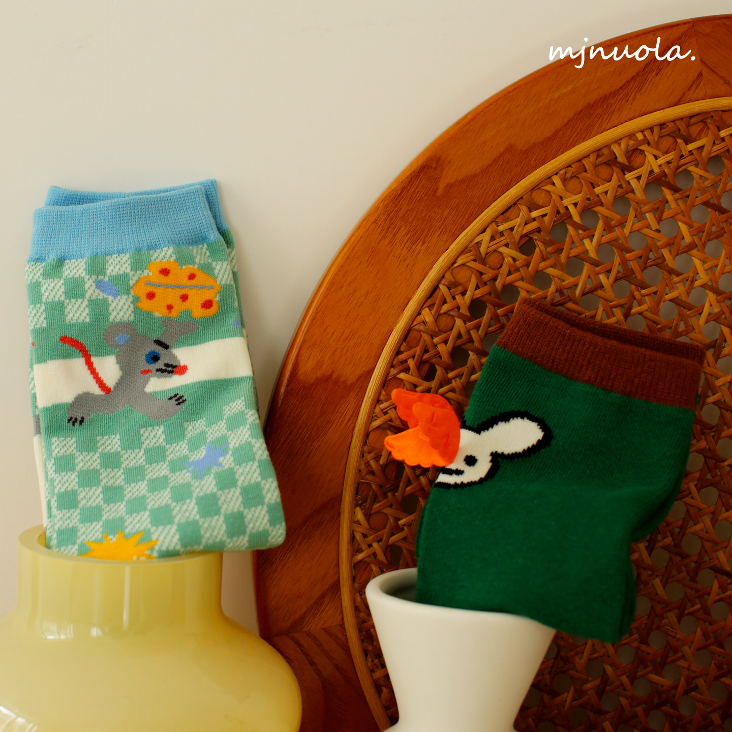 米吉诺拉‘秋冬个性创意可爱搞怪潮网红设计撞色纯棉少女中筒袜子