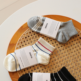 无骨缝合韩系ins情侣款 纯棉女袜子吸湿排汗透气条纹运动短筒男袜