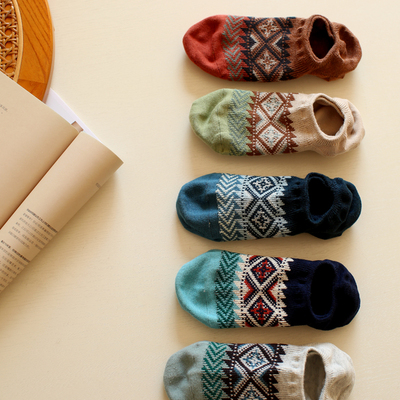 米吉诺拉无骨不起球针织英伦风菱形格男女民族风不掉跟纯棉船袜子