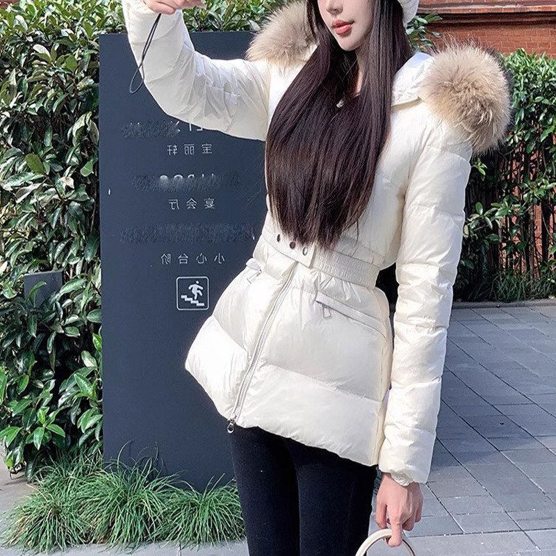 2025冬季新款可拆卸貉子毛腰带收腰90白鸭绒连帽白色羽绒服外套女