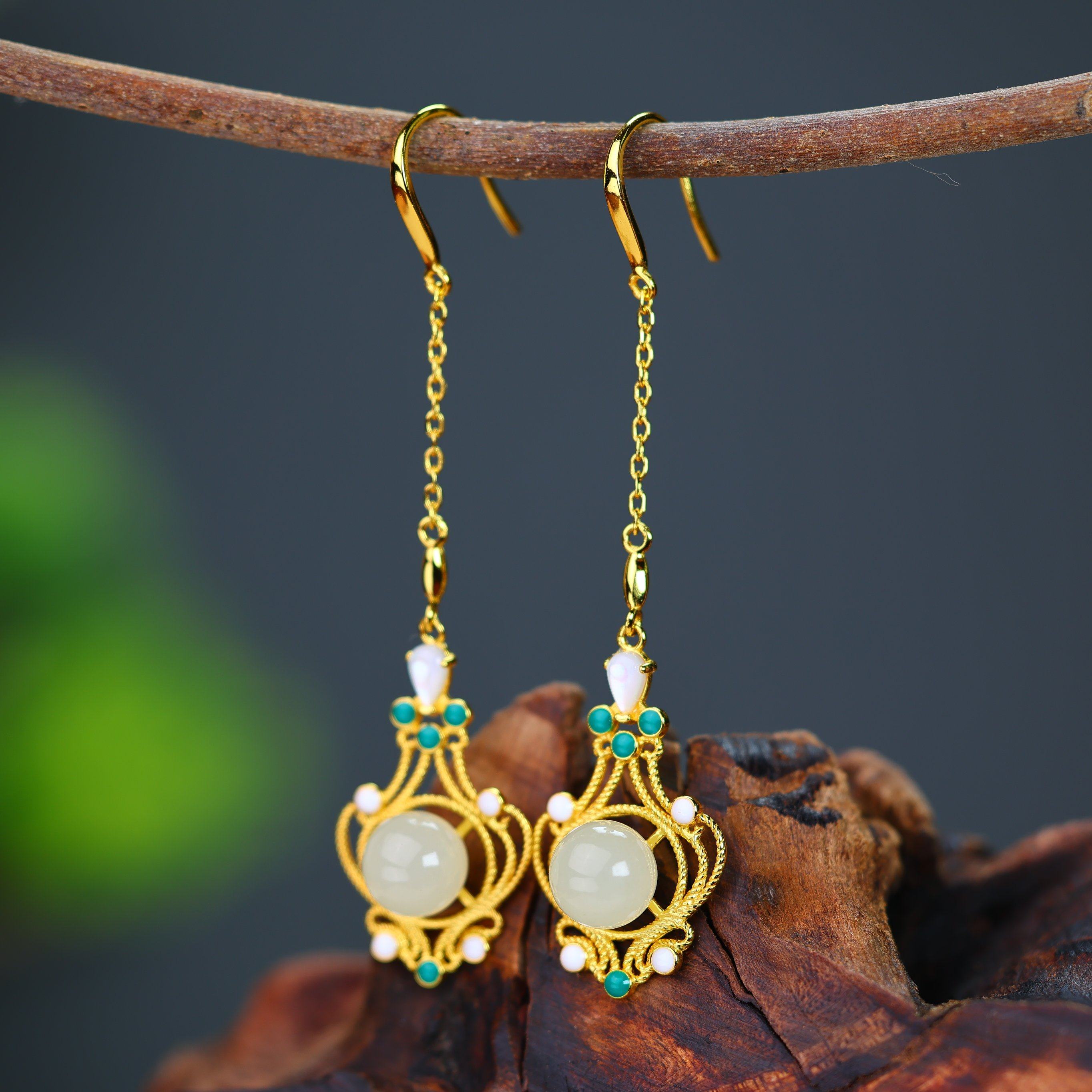 s925银镶嵌和田玉8厘珠珐琅耳坠