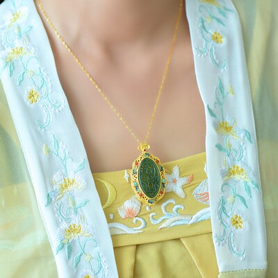 S925银镶和田玉碧玉镂空香囊吊坠