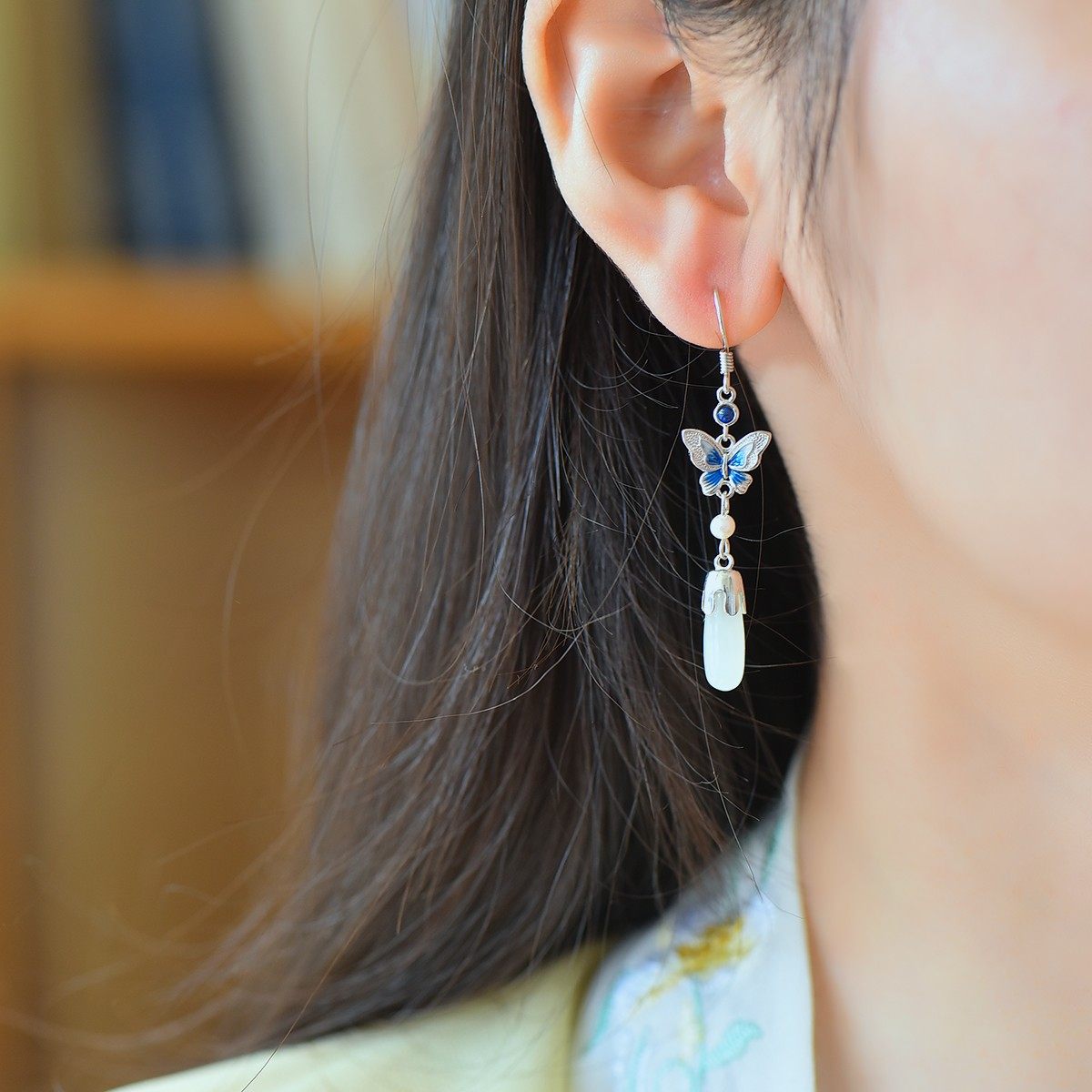 s925银镶嵌和田玉珐琅彩蝴蝶柱形耳坠新中式耳环耳钩国风天然玉石