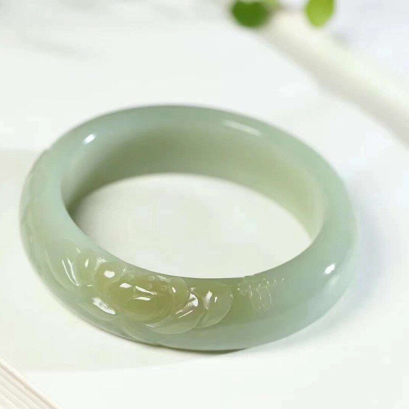 玉器工艺品天然新疆和田玉且末糖料老料俏糖色莲花镯女款雕花手镯