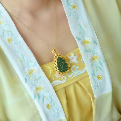 银镶嵌碧玉镂空配多宝香囊吊坠