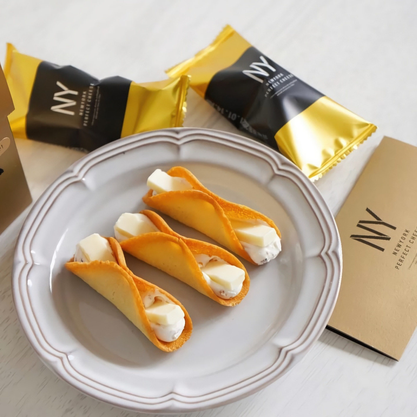 现货日本进口ins网红零食NY芝士卷NewYork贵妇奶酪芝士饼干伴手礼